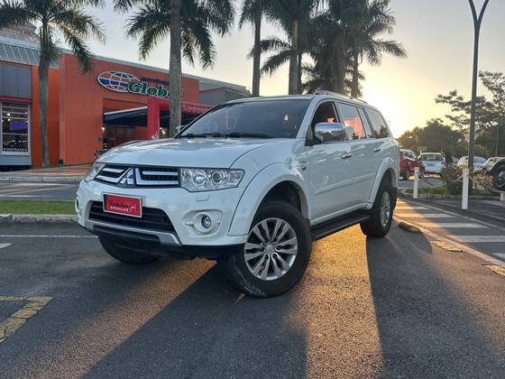 MITSUBISHI PAJERO 3.5 HPE 4X4 7 LUGARES V6 24V FLEX 4P AUTOMÁTICO MITSUBISHI PAJERO 3.5 HPE 4X4 7 LUGARES V6 24V FLEX 4P AUTOMÁTICO